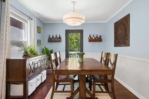 Dining - 1320 E Washington St, Des Plaines, IL 60016 photo 1 of 2