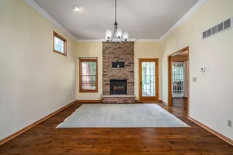 Living - 1113 28th Ave, Silvis, IL 61282 photo 1 of 2