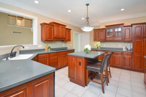 Kitchen - 5 Weaver Ct, Bloomington, IL 61704 photo 5 of 13