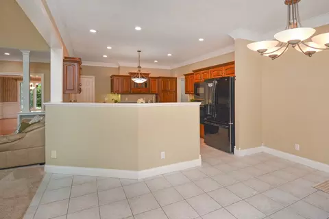 Kitchen - 5 Weaver Ct, Bloomington, IL 61704 photo 8 of 13