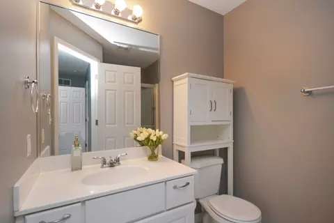 Bath - 5 Weaver Ct, Bloomington, IL 61704 photo 3 of 7