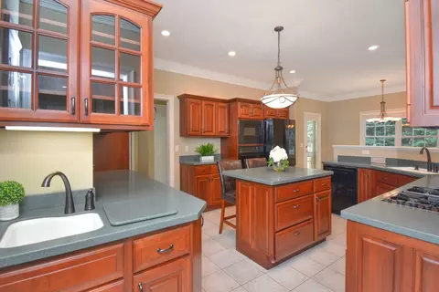 Kitchen - 5 Weaver Ct, Bloomington, IL 61704 photo 1 of 13