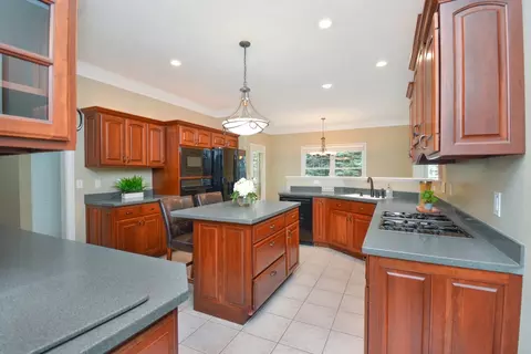 Kitchen - 5 Weaver Ct, Bloomington, IL 61704 photo 10 of 13