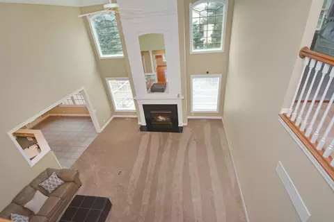 Living - 5 Weaver Ct, Bloomington, IL 61704 photo 9 of 13