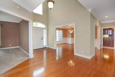 Living - 5 Weaver Ct, Bloomington, IL 61704 photo 6 of 13