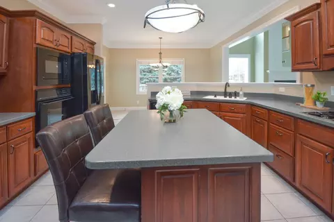 Kitchen - 5 Weaver Ct, Bloomington, IL 61704 photo 3 of 13