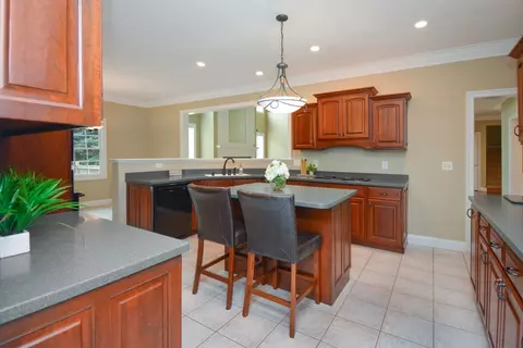Kitchen - 5 Weaver Ct, Bloomington, IL 61704 photo 9 of 13