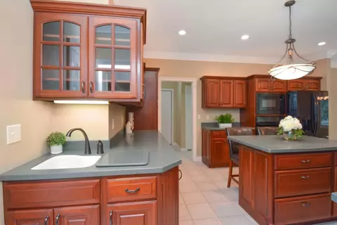 Kitchen - 5 Weaver Ct, Bloomington, IL 61704 photo 12 of 13