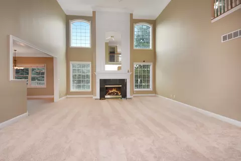 Living - 5 Weaver Ct, Bloomington, IL 61704 photo 3 of 13