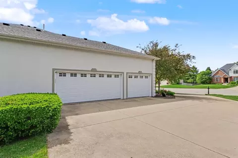 Exterior - 5 Weaver Ct, Bloomington, IL 61704 photo 5 of 11