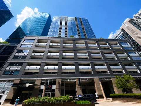 240 E Illinois St #2706, Chicago, IL 60611