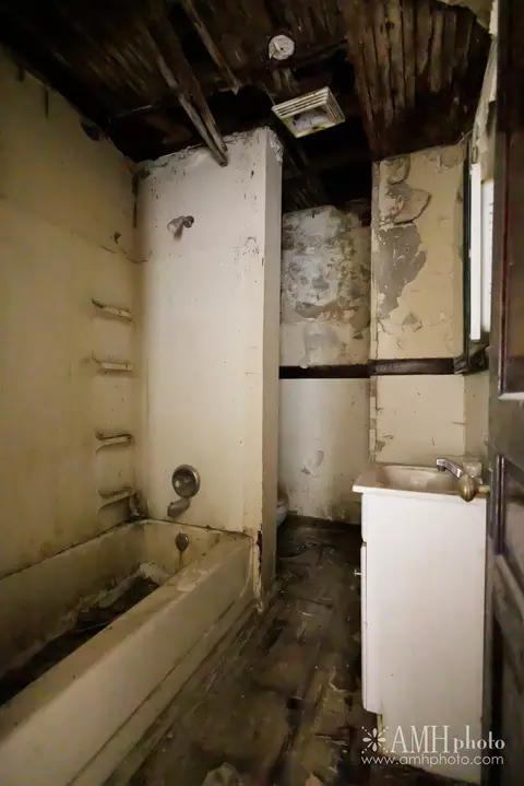 Bath - 241 W Hickory St, Kankakee, IL 60901 photo 3 of 3