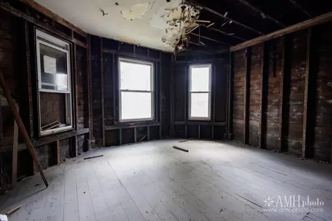 Bedroom - 241 W Hickory St, Kankakee, IL 60901 photo 1 of 7