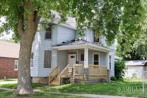 Exterior - 241 W Hickory St, Kankakee, IL 60901 photo 2 of 10