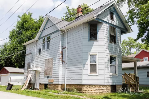 Exterior - 241 W Hickory St, Kankakee, IL 60901 photo 8 of 10