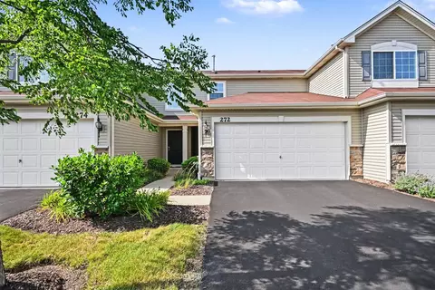 272 Wildmeadow Ln, Woodstock, IL 60098