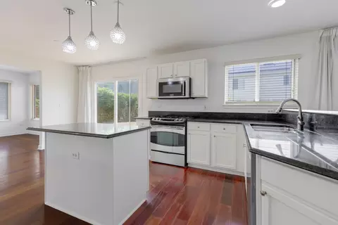 Kitchen - 3109 Stratton Ln, Aurora, IL 60502 photo 2 of 3