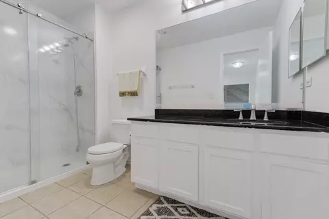 Bath - 3109 Stratton Ln, Aurora, IL 60502 photo 5 of 5