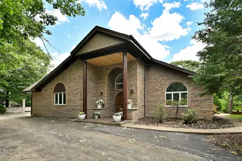 8951 W 99th St, Palos Hills, IL 60465
