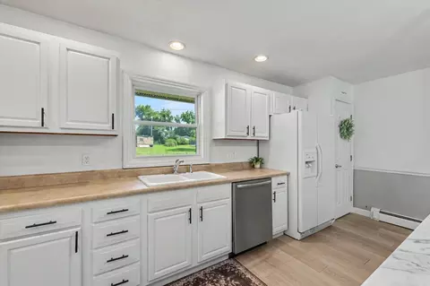 Kitchen - 408 E Victory St, Sidney, IL 61877 photo 4 of 7