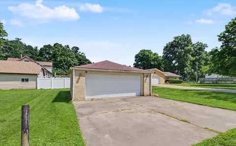 Exterior - 408 E Victory St, Sidney, IL 61877 photo 7 of 7