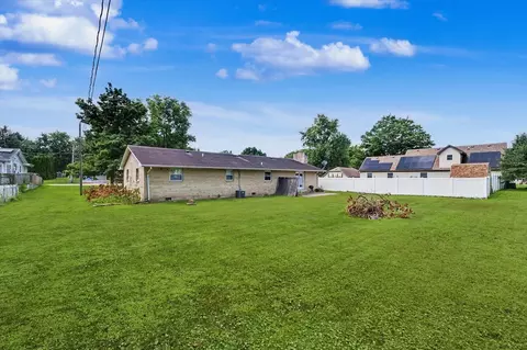 Exterior - 408 E Victory St, Sidney, IL 61877 photo 5 of 7