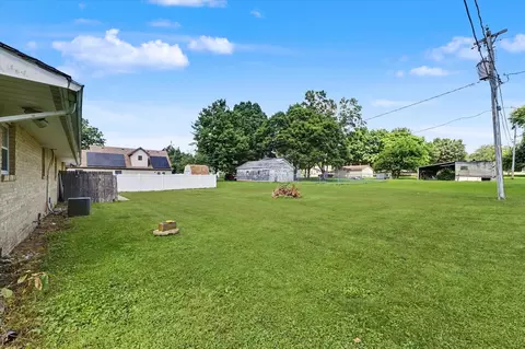 Exterior - 408 E Victory St, Sidney, IL 61877 photo 4 of 7