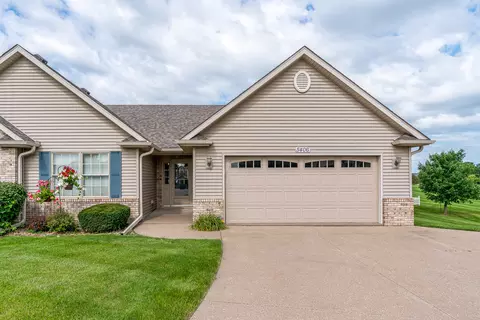 5406 Villa Ct, Davenport, IA 52806