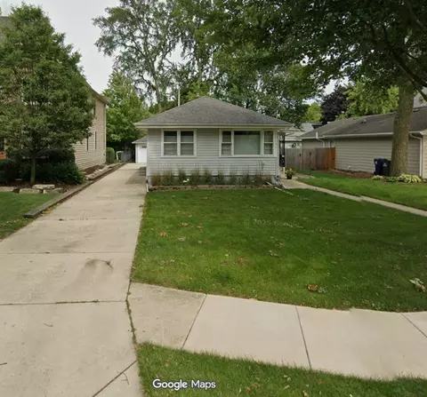 1132 N Main St, Naperville, IL 60563
