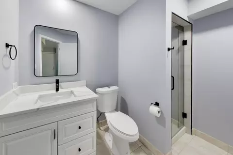 Bath - 16 W250 93rd Pl, Burr Ridge, IL 60527 photo 1 of 5