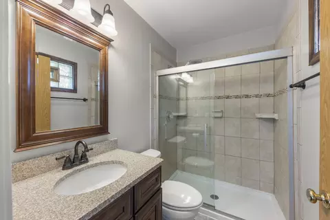Bath - 307 S Pierce Ave, Wheaton, IL 60187 photo 2 of 2