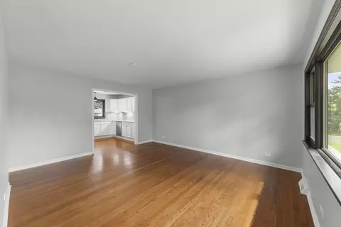 Living - 307 S Pierce Ave, Wheaton, IL 60187 photo 2 of 6
