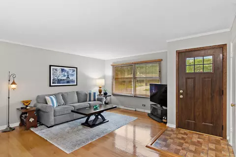 Other - 846 Sioux Dr, Elgin, IL 60120 photo 1 of 8