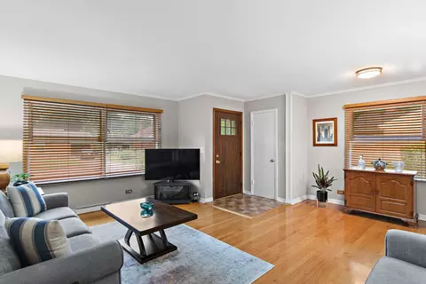 Other - 846 Sioux Dr, Elgin, IL 60120 photo 2 of 8
