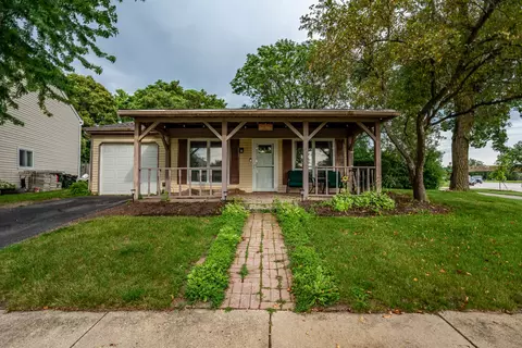 2 S677 Wembly Dr, Warrenville, IL 60555