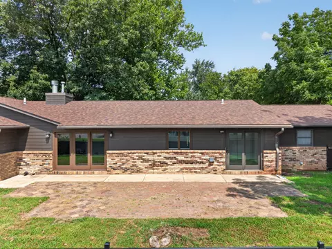 Exterior - 1337 Ottawa Ave, Ottawa, IL 61350 photo 7 of 8