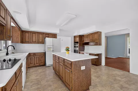 Kitchen - 1337 Ottawa Ave, Ottawa, IL 61350 photo 1 of 5