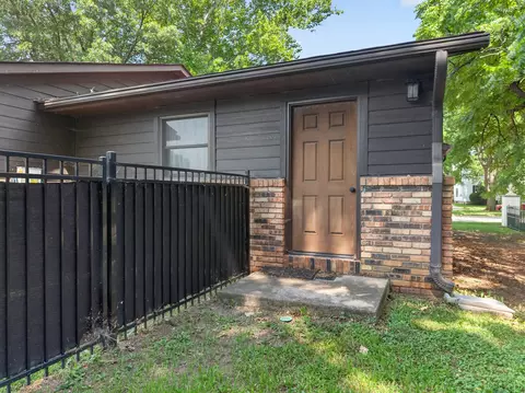 Exterior - 1337 Ottawa Ave, Ottawa, IL 61350 photo 5 of 8