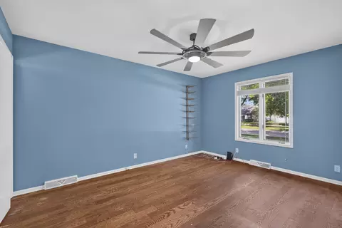 Bedroom - 1337 Ottawa Ave, Ottawa, IL 61350 photo 2 of 5