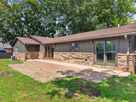 Exterior - 1337 Ottawa Ave, Ottawa, IL 61350 photo 8 of 8