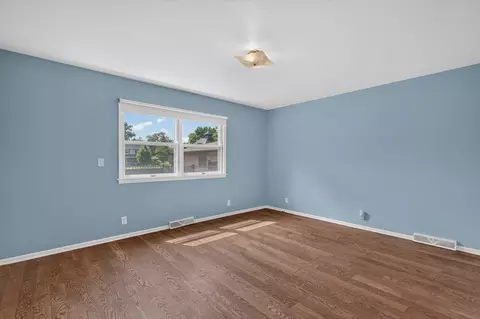 Bedroom - 1337 Ottawa Ave, Ottawa, IL 61350 photo 1 of 5