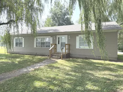 527 W 6th St, Centralia, IL 62801