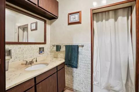 Bath - 17264 E 2500th St, Annawan, IL 61234 photo 1 of 1