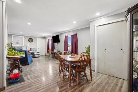Dining - 17264 E 2500th St, Annawan, IL 61234 photo 2 of 3