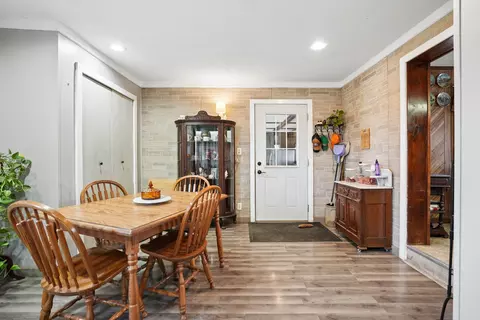Dining - 17264 E 2500th St, Annawan, IL 61234 photo 1 of 3