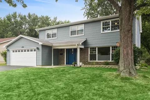 170 Pebble Creek Dr, Lake Zurich, IL 60047