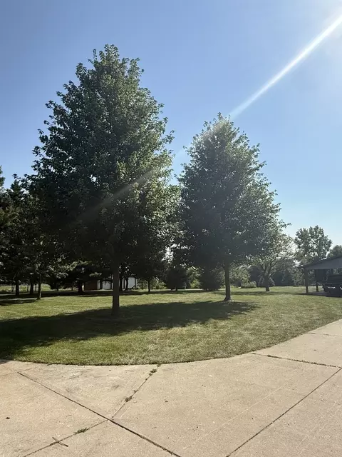 12955 W Smith Rd, Manhattan, IL 60442