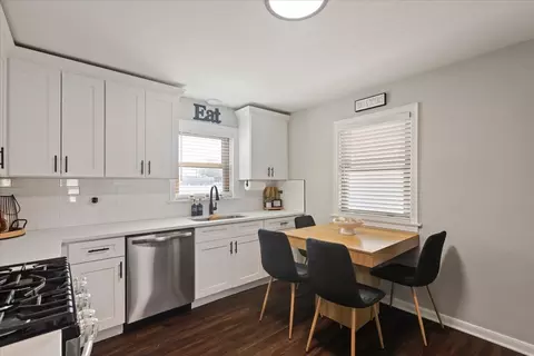 Kitchen - 4031 Park Ave, Brookfield, IL 60513 photo 1 of 3