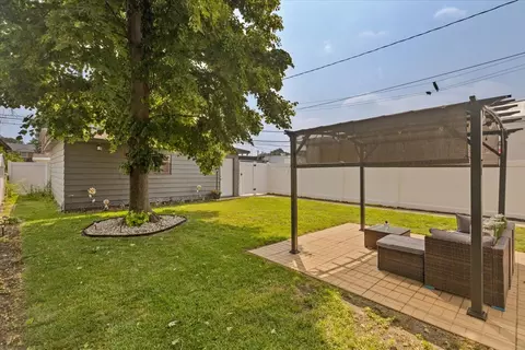Exterior - 4031 Park Ave, Brookfield, IL 60513 photo 3 of 3