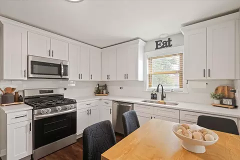 Kitchen - 4031 Park Ave, Brookfield, IL 60513 photo 2 of 3